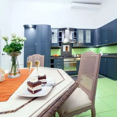 Domus Warszawa...high Standard, Top Location 华沙